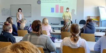 Sensibilisierung für -ISMEN und Konfrontation mit „Hate Speech“ Sensibilisierung für -ISMEN und Konfrontation mit „Hate Speech“